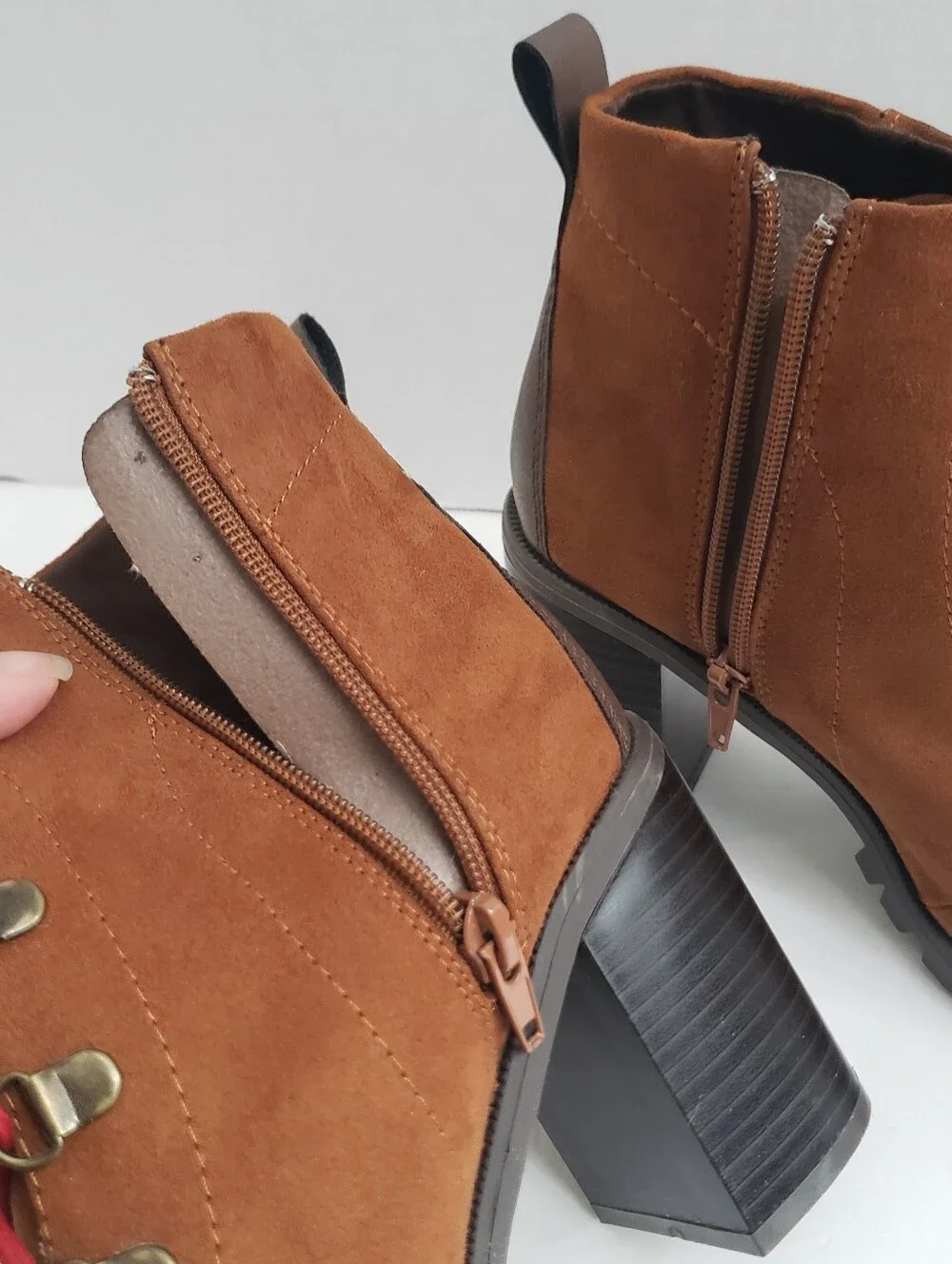Sz 6-6.5 Qupid Copper Brown Suede Block Heel Ankle Booties